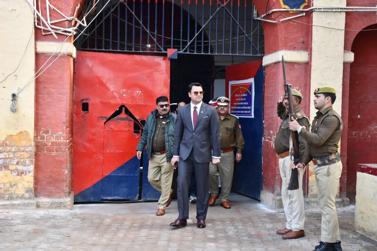 The District Magistrate and Senior Superintendent of Police inspected the district jail.