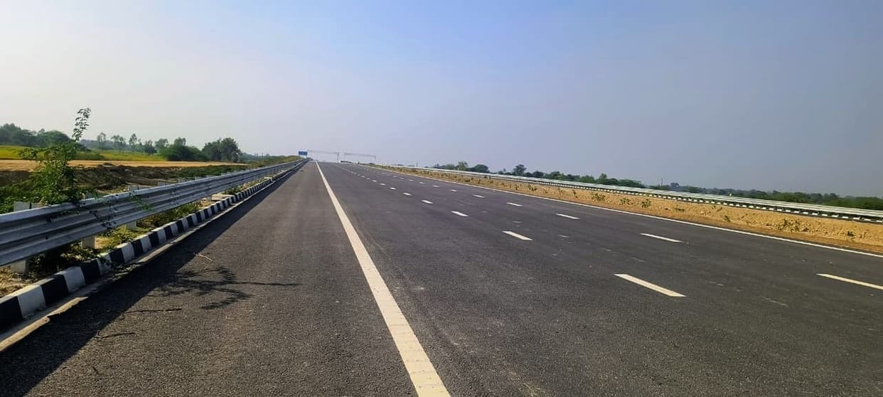Vehicles will ply on Ganga Expressway from February