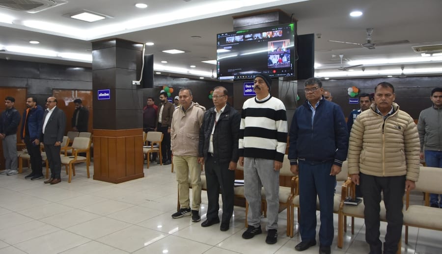 The officials paid tribute to the martyrs by observing two minutes silence.