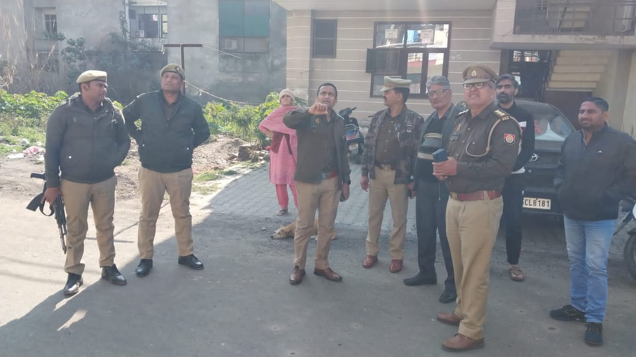 Jewellery and cash worth Rs 22.71 lakh stolen from the house of a retired inspector in Kankarkheda.