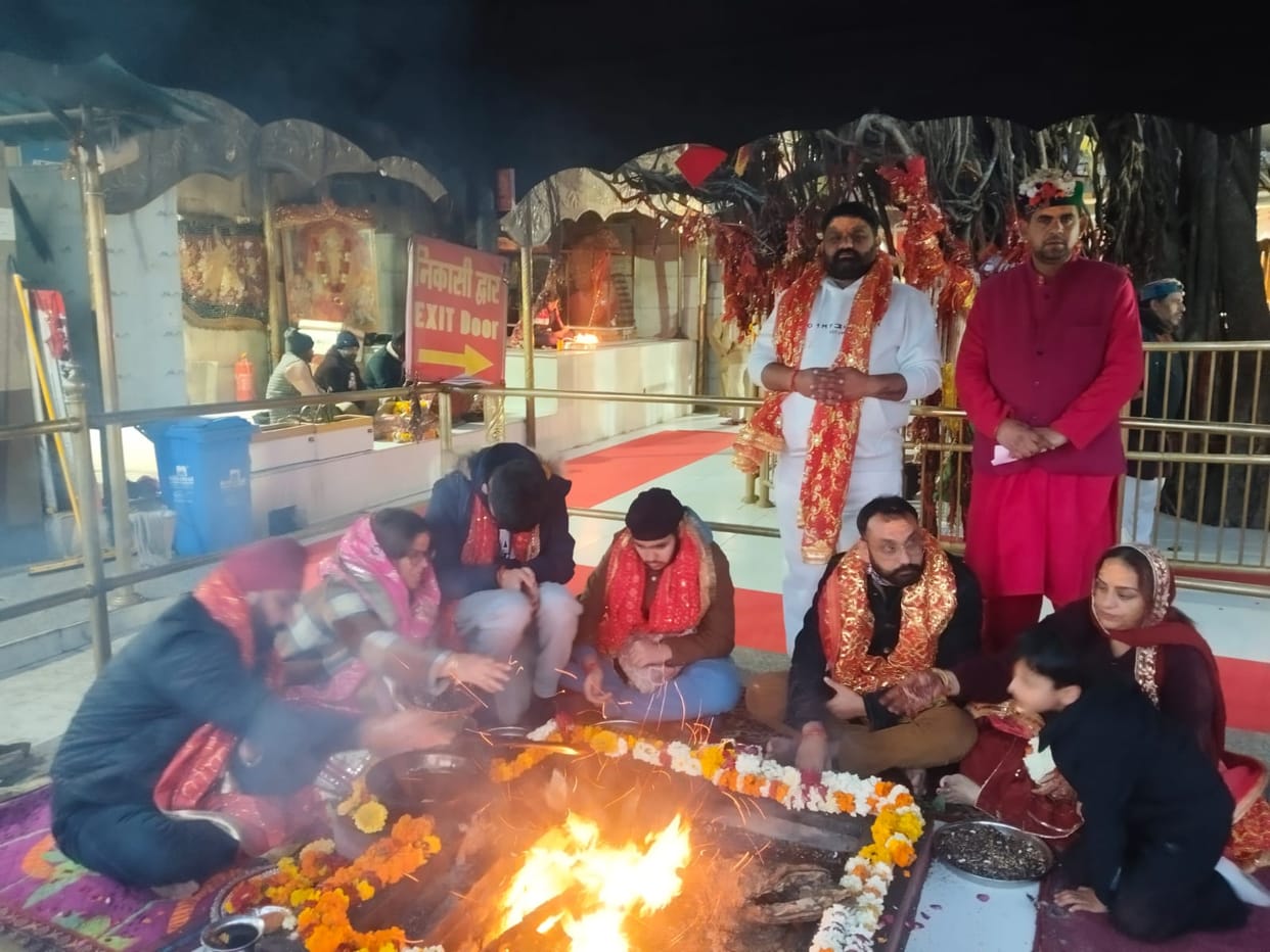 Devotees from Australia bowed their heads at the Maa Chintpurni Darbar.