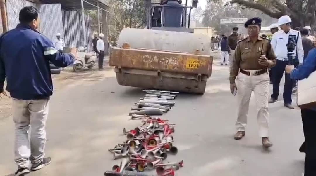 रांची में ट्रैफिक पुलिस का बुलडोजर एक्शन