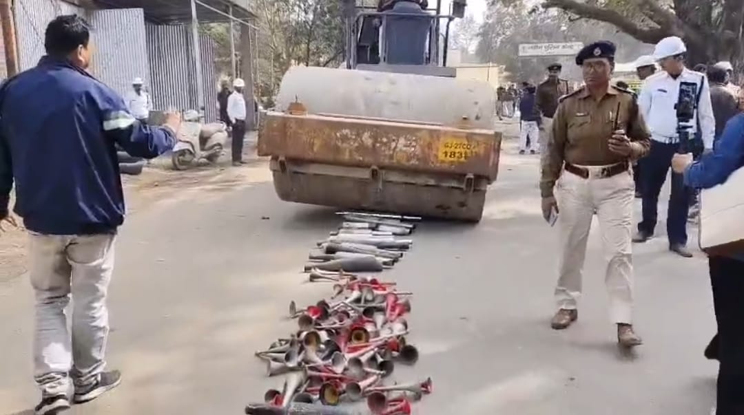रांची में ट्रैफिक पुलिस का बुलडोजर एक्शन