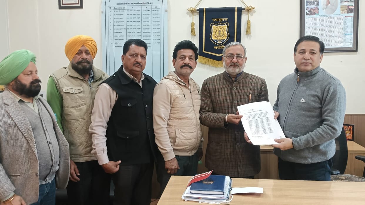 Demand raised not to auction liquor contract in Dabhota