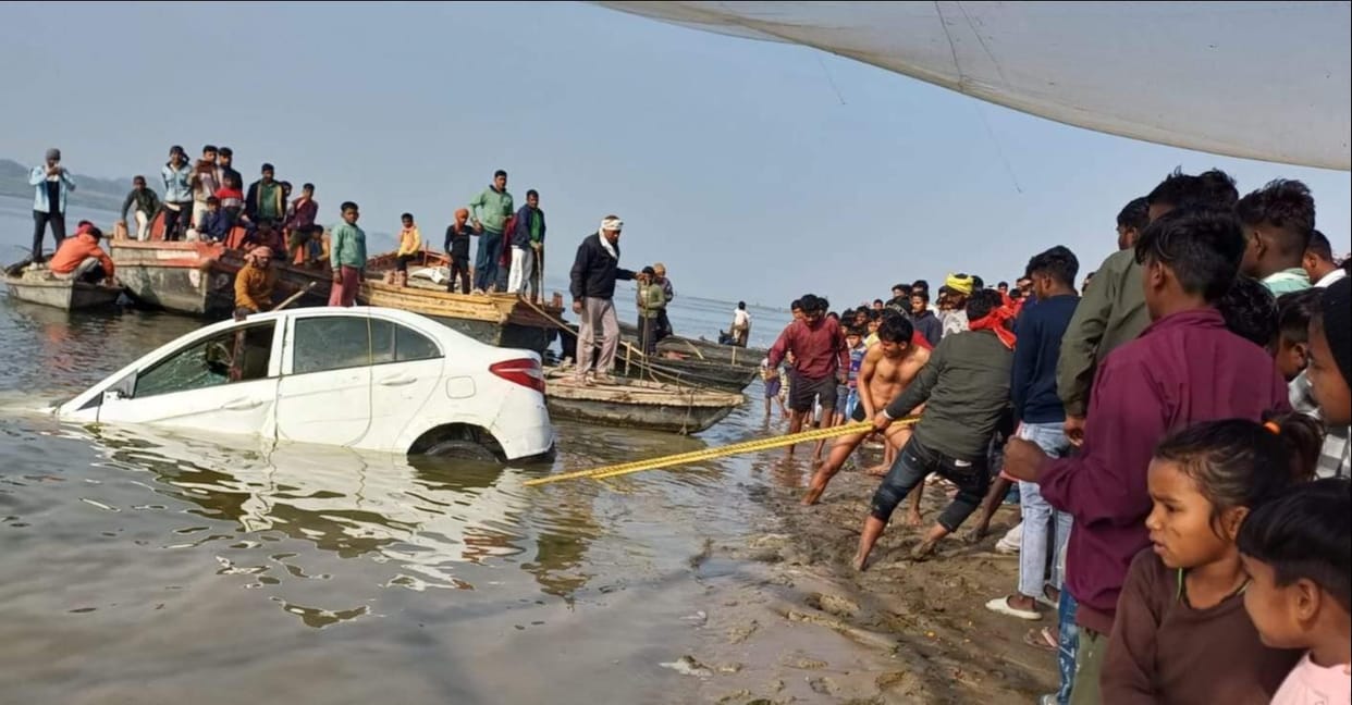 Fishermen rescued a car that fell into 27-feet deep water.