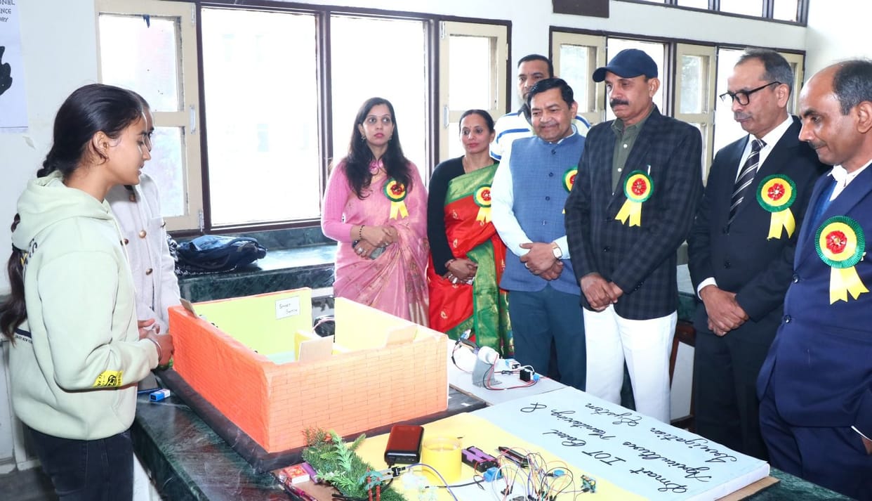 The models from the Government Women's College dominated the inter-district science exhibition.