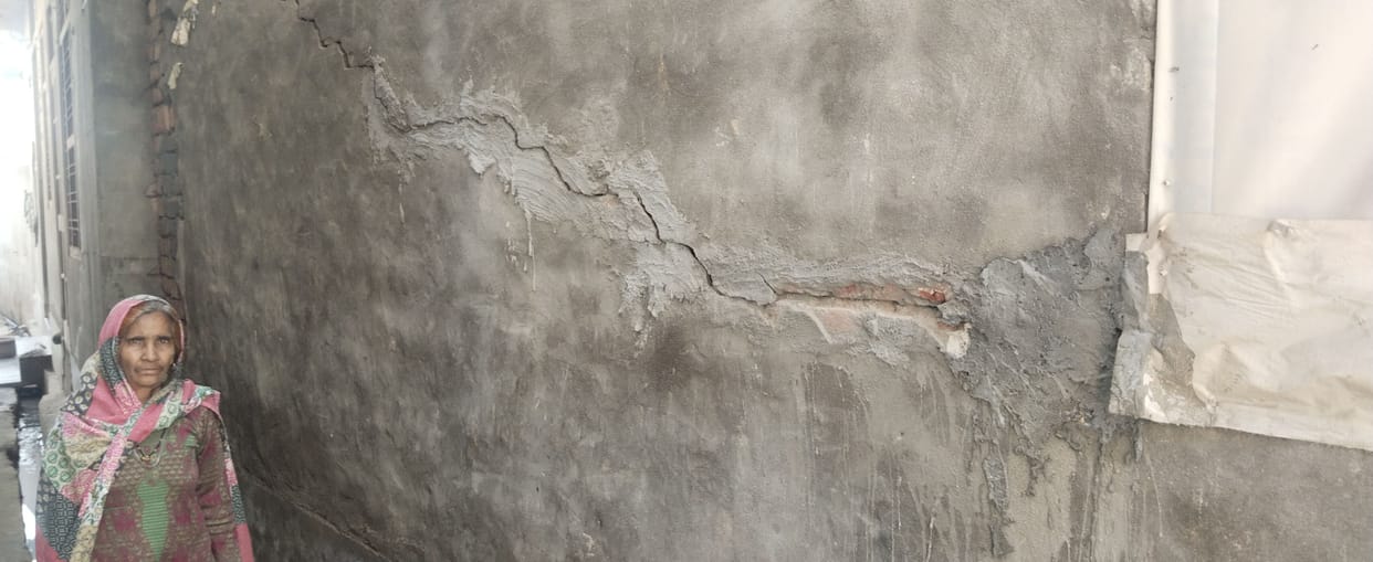 A pipeline leak in Naguran caused cracks in a house.