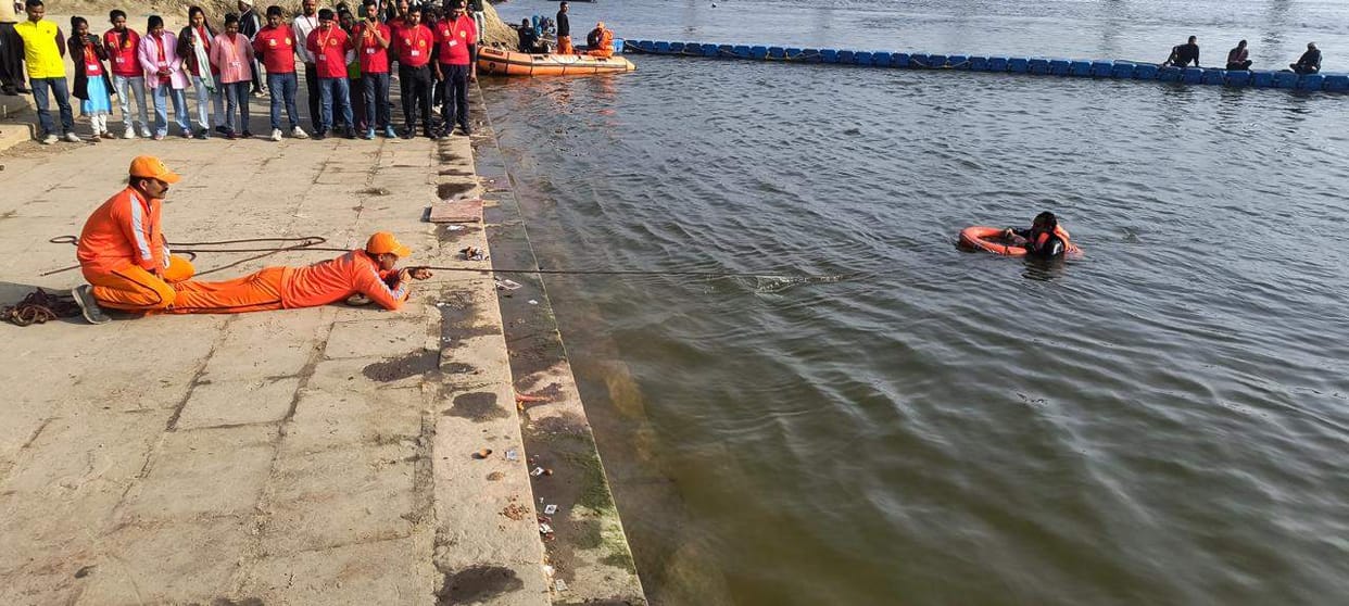 NDRF gives training on saving drowning person