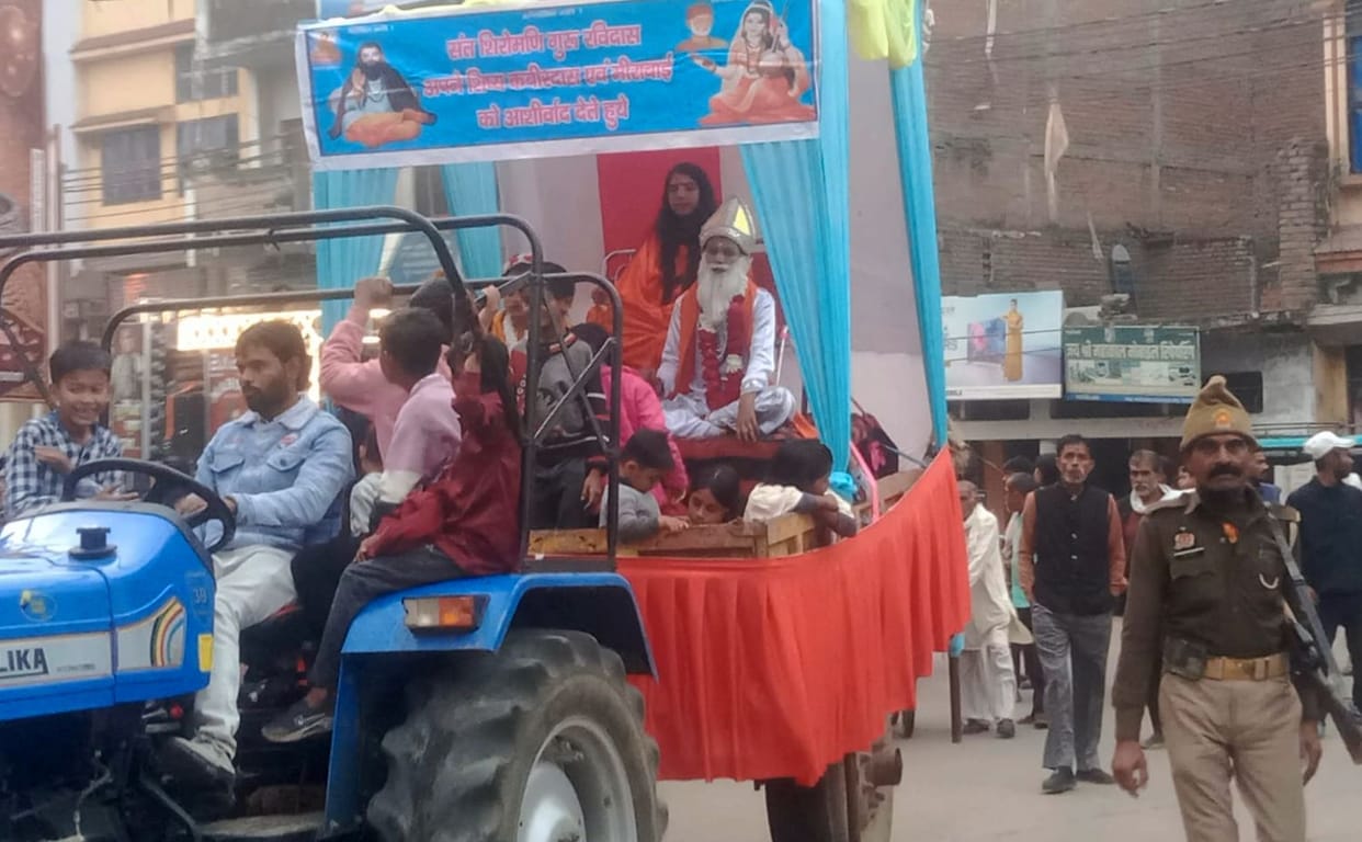 A grand procession was taken out on the occasion of Sant Ravidas Jayanti.