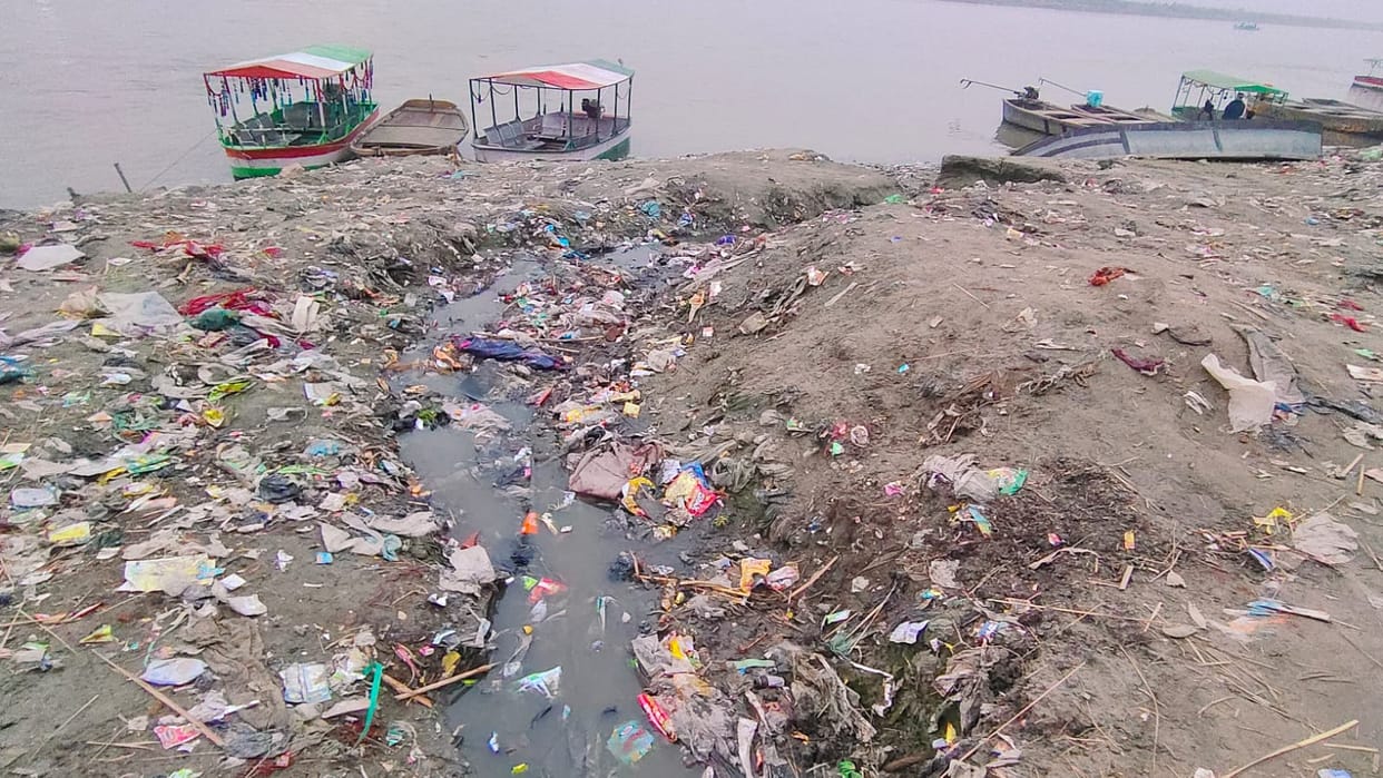 The water from 30 out of the 50 drains in the district is flowing into the Ganges.