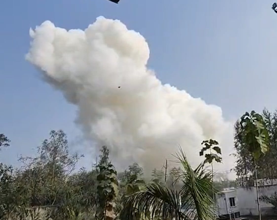 White gas plumes in the factory caused panic.