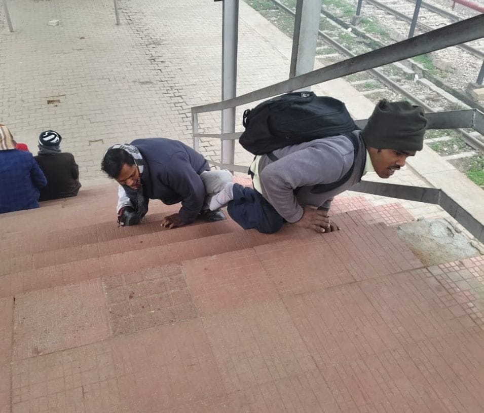 Suddenly the platform changed, causing panic among the passengers.