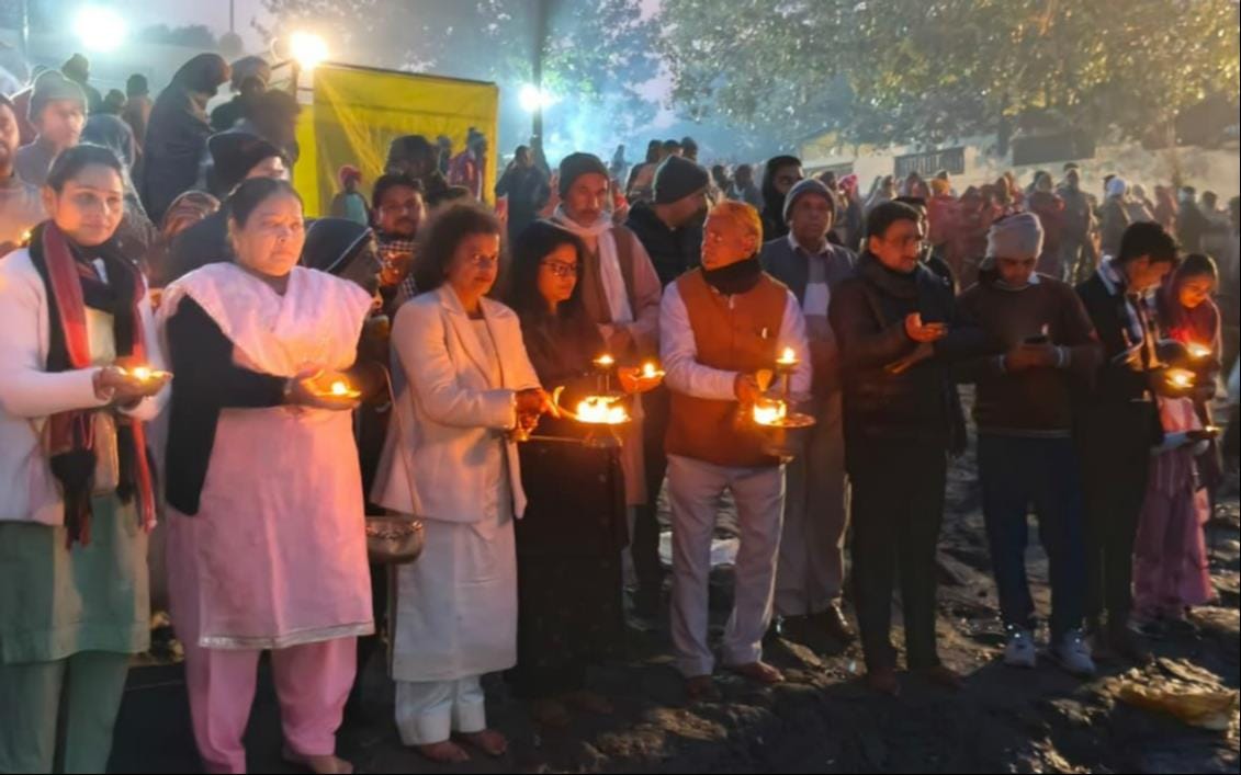 Mahadevi Ghat lit up with Ganga Aarti, cheers rang out