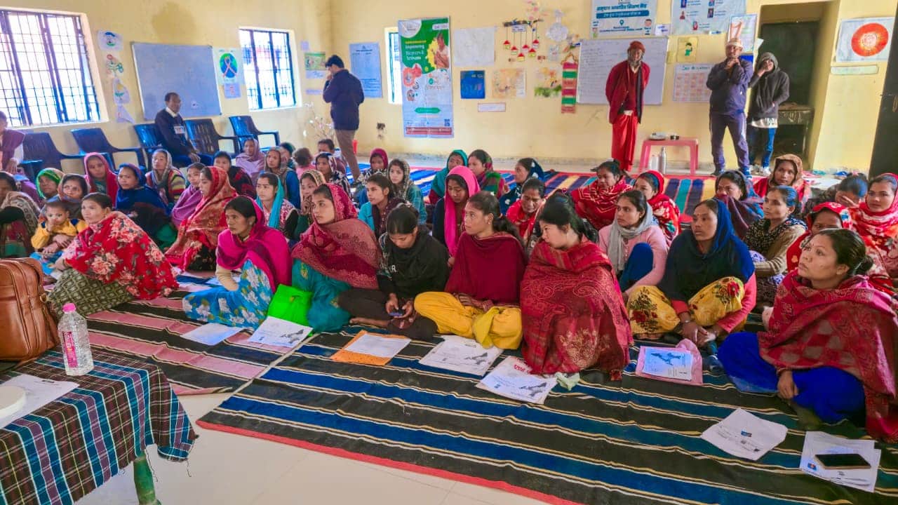 ग्राम भचकाही में आयोजित प्रशिक्षण में मौजूद महिलाएं। - संवाद