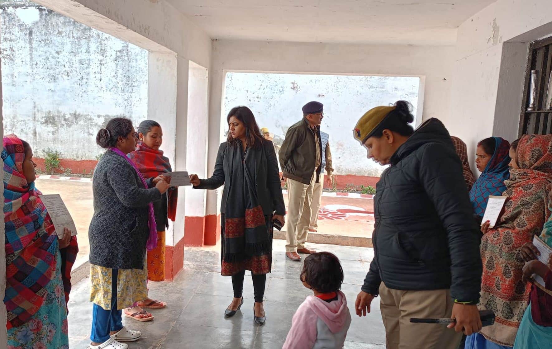 जिला विधिक सेवा प्राधिकरण ने किया वन स्टाप सेण्टर का आकस्मिक निरीक्षण।