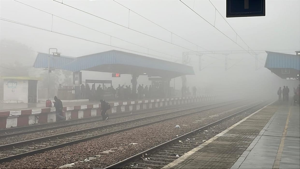 Fog slows down Unchahar Express, arriving 8 hours late