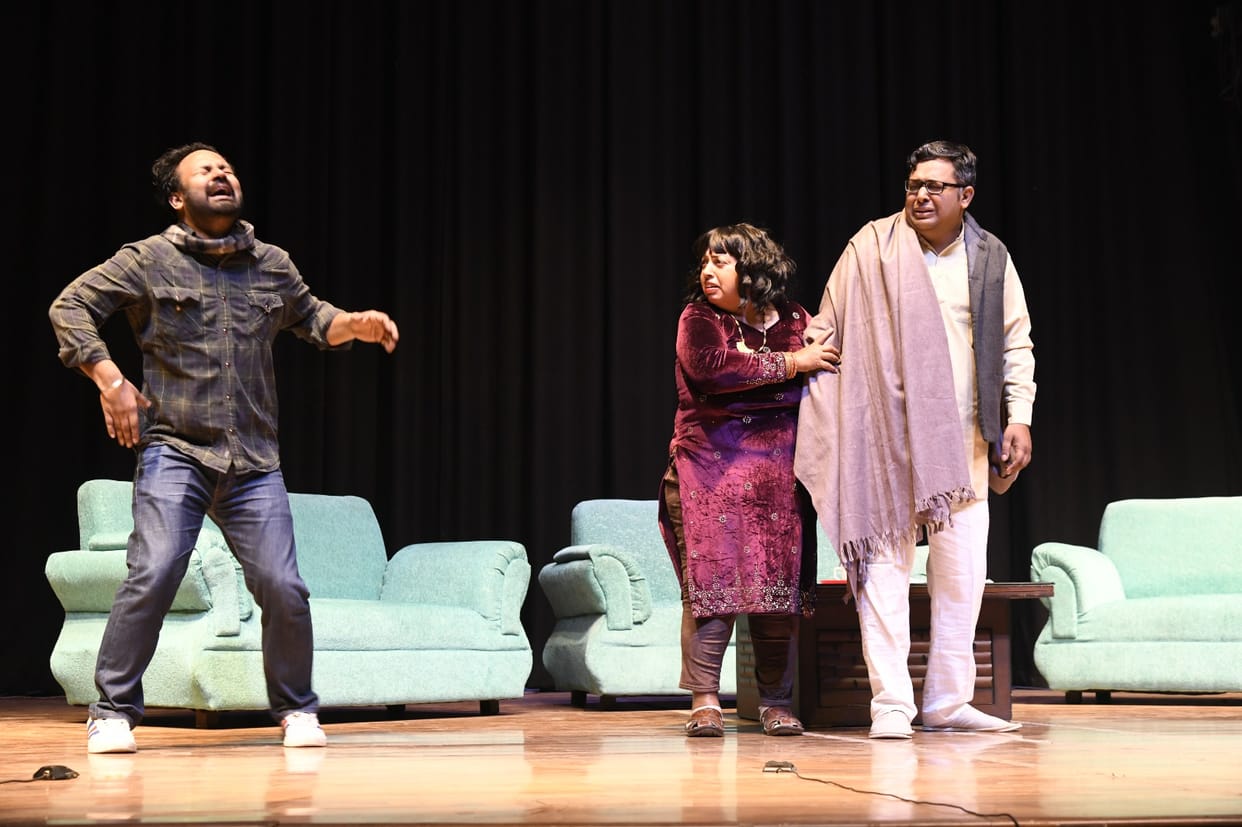 Tickled the audience with the staging of comedy drama