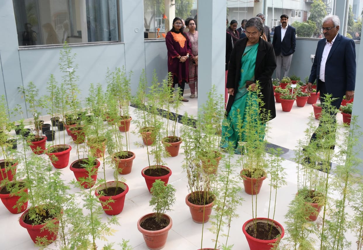 A grand confluence of science, farmers and industry at the CIMAP fair