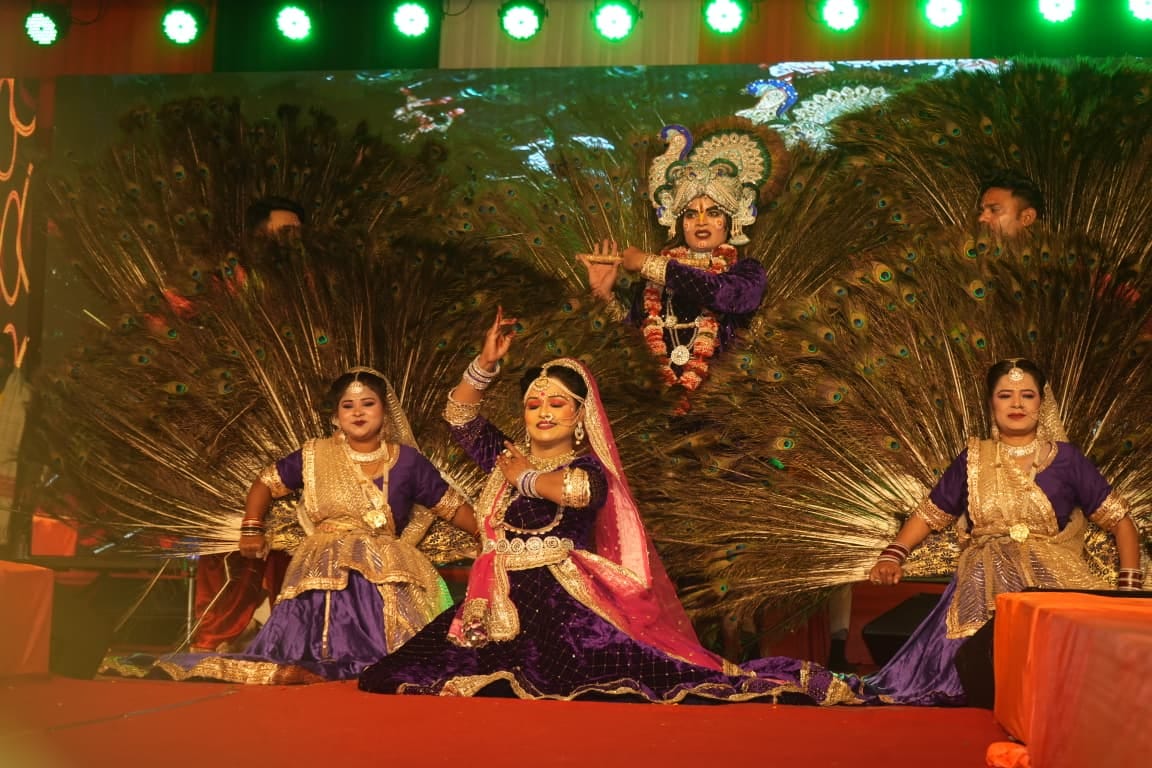 Braj's Lathmar Holi and Peacock Dance enthralled the audience.