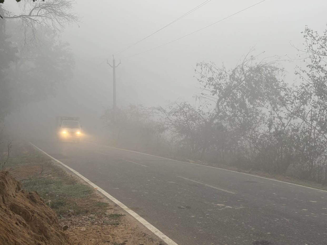 The cold returned again, and the fog slowed down the speed of vehicles.