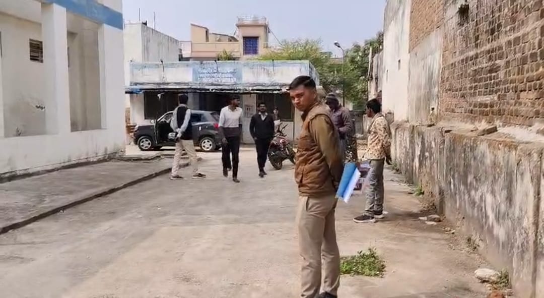 शव को पोस्टमार्टम हाउस भेजा