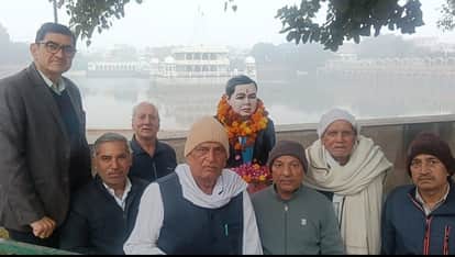 The Maid Sunar Sabha paid tribute to martyr Madan Lal Verma.