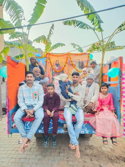 A procession was taken out in Jamni village on the occasion of Guru Ravidas Jayanti.
