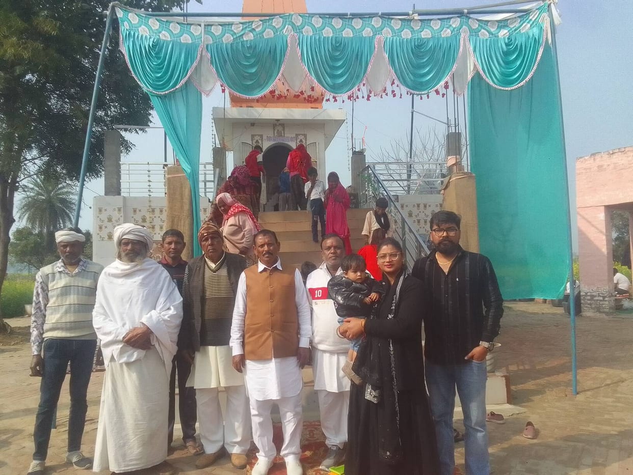 A community feast was held at Dada Bhagat's samadhi (shrine).