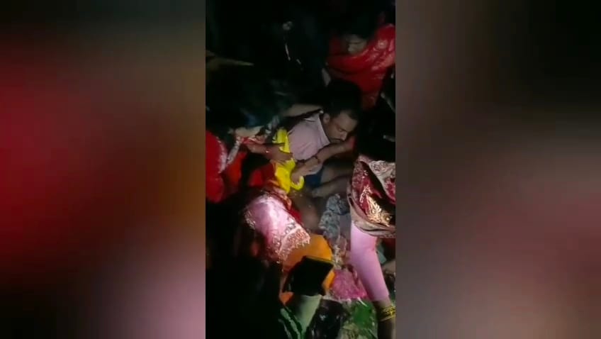 मन्नयम कुमार को बंधक बनाकर रात में जबरदस्ती सात फेरे दिलवाए गए।