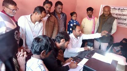 More people want to get an Aadhaar card made, fewer centers available