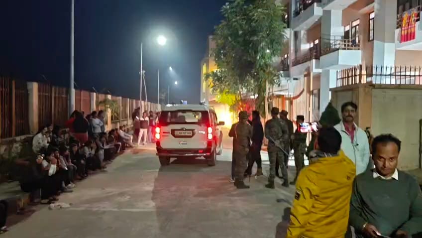 बीपी मंडल इंजीनियरिंग कॉलेज में लगी भीड़