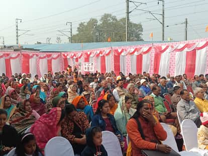 Saints and sages arrived at the grand Hindu conference.