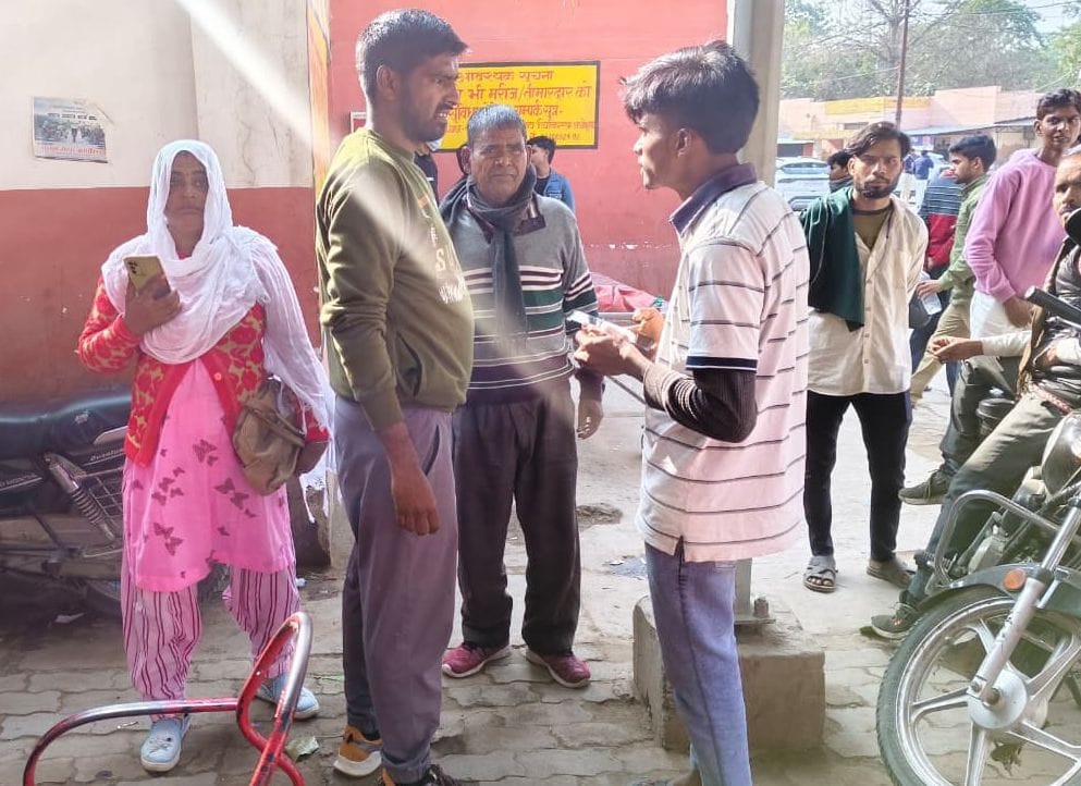 Old man riding a bicycle dies after being hit by a DCM