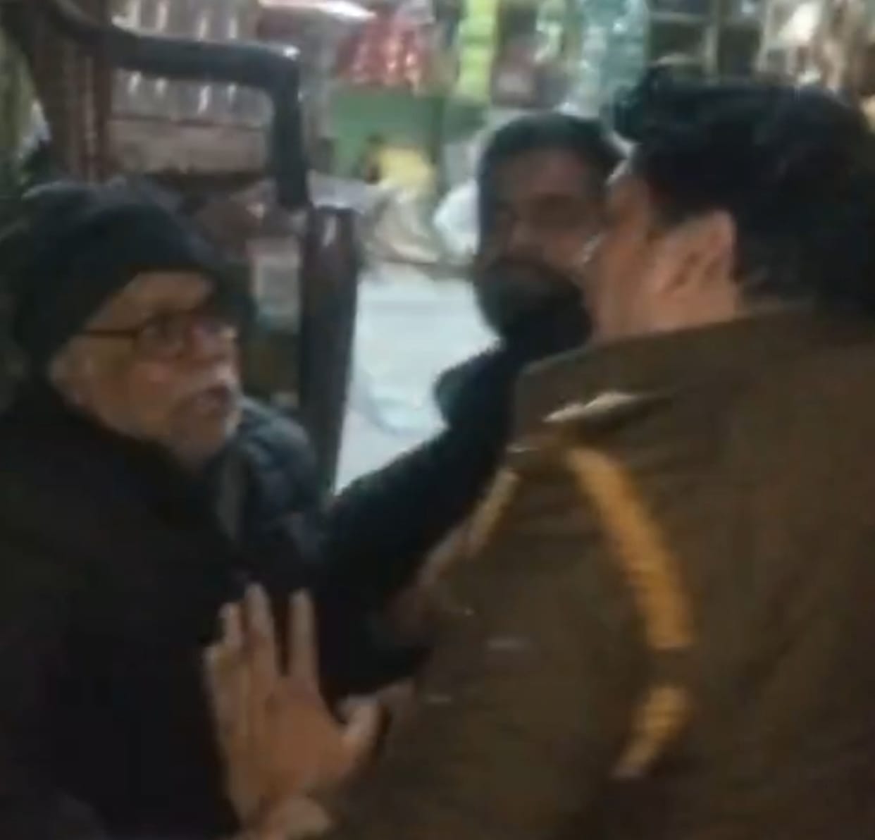 Video of scuffle with Barra police who came to arrest gangster goes viral
