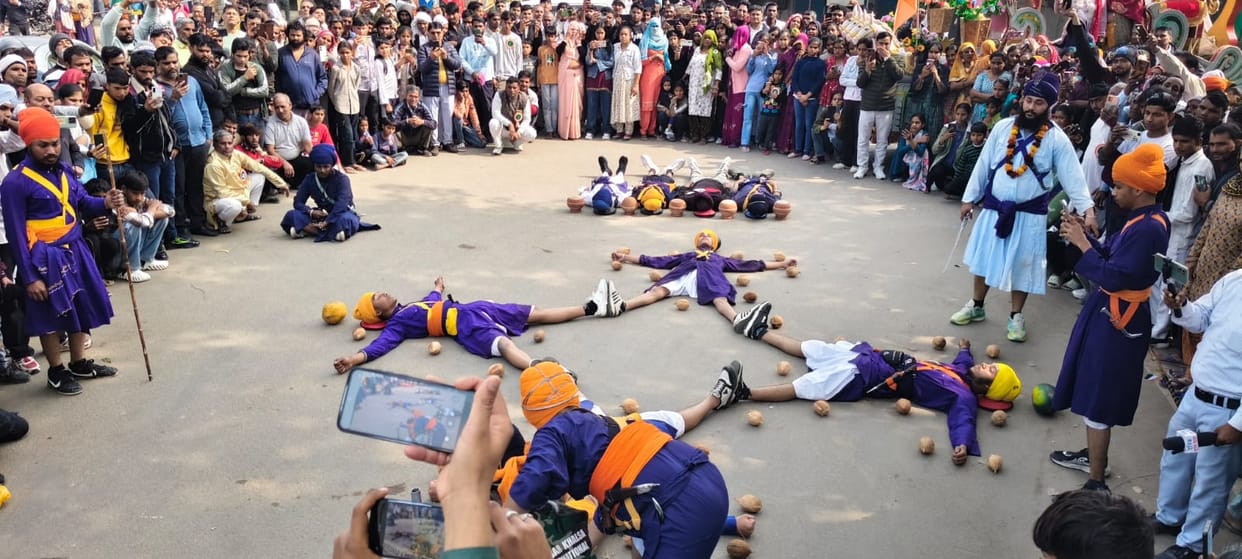 Tableaux were displayed in Nangal Chaudhary, with thousands of people in attendance.