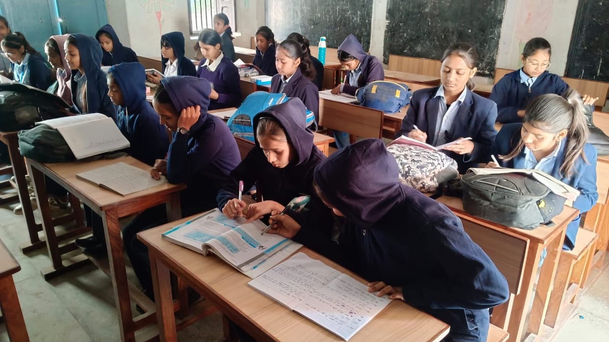 Students at PM Shri Kanya Vidyalaya received new benches.