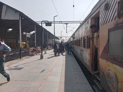 The cancellation of the Fazilka Intercity Express is causing increasing difficulties for passengers.