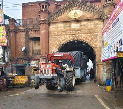 kasganj news road jam