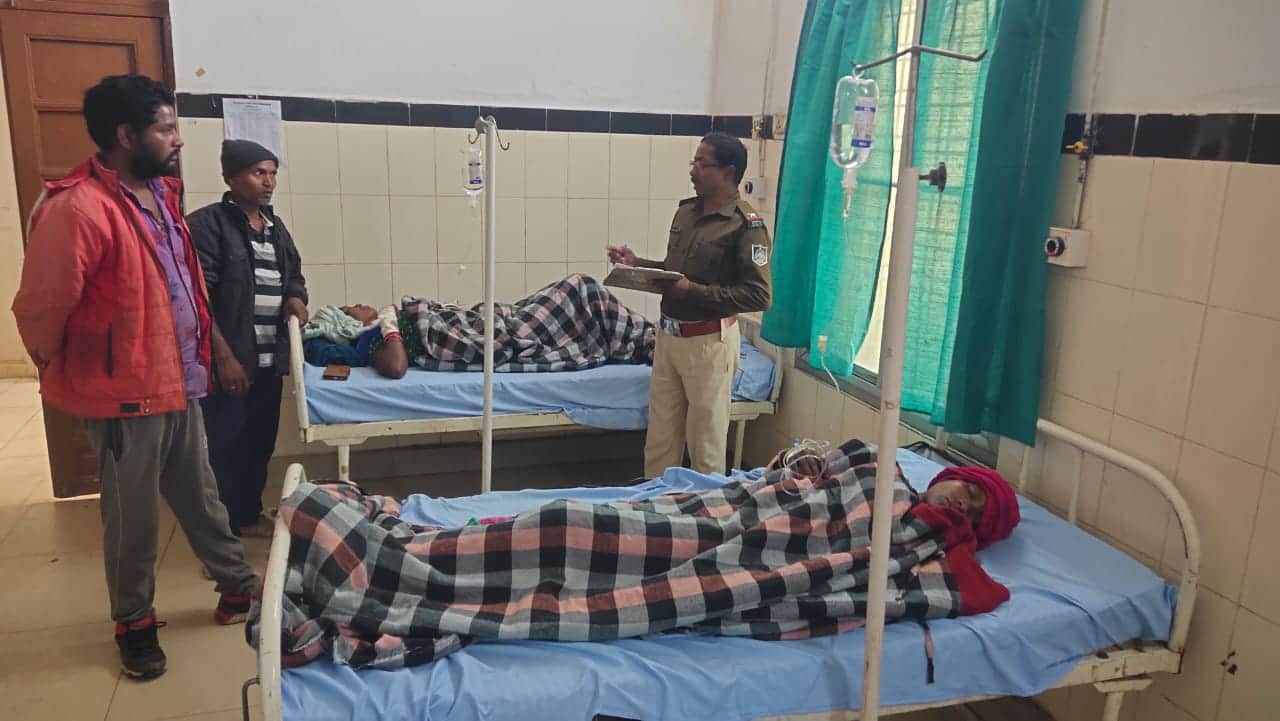 घायलों का जारी उपचार।