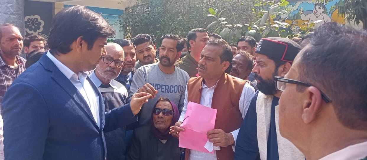 Citizens protested angrily after the municipal board meeting was postponed.