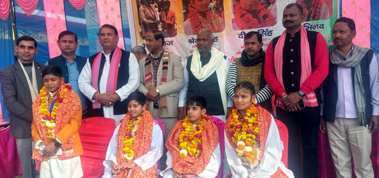 Sons and daughters who won gold medals in Karate along with Ajayraj were honored.