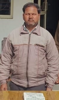A smuggler from Bareilly was apprehended with one kilogram of opium.