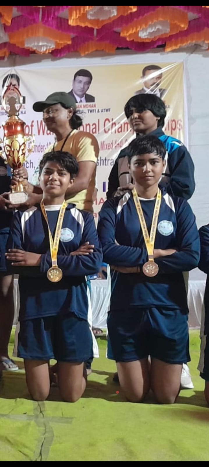 Cousin sisters won gold medal in tug of war