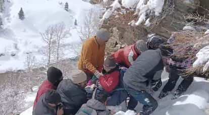 The path is buried in snow, the breath of the patients rests on their shoulders