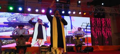 International folk singer Kushwaha and party enthralled the audience at the festival.