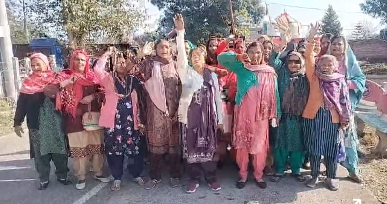 Women in Maniala protest against smart meters, warn of agitation