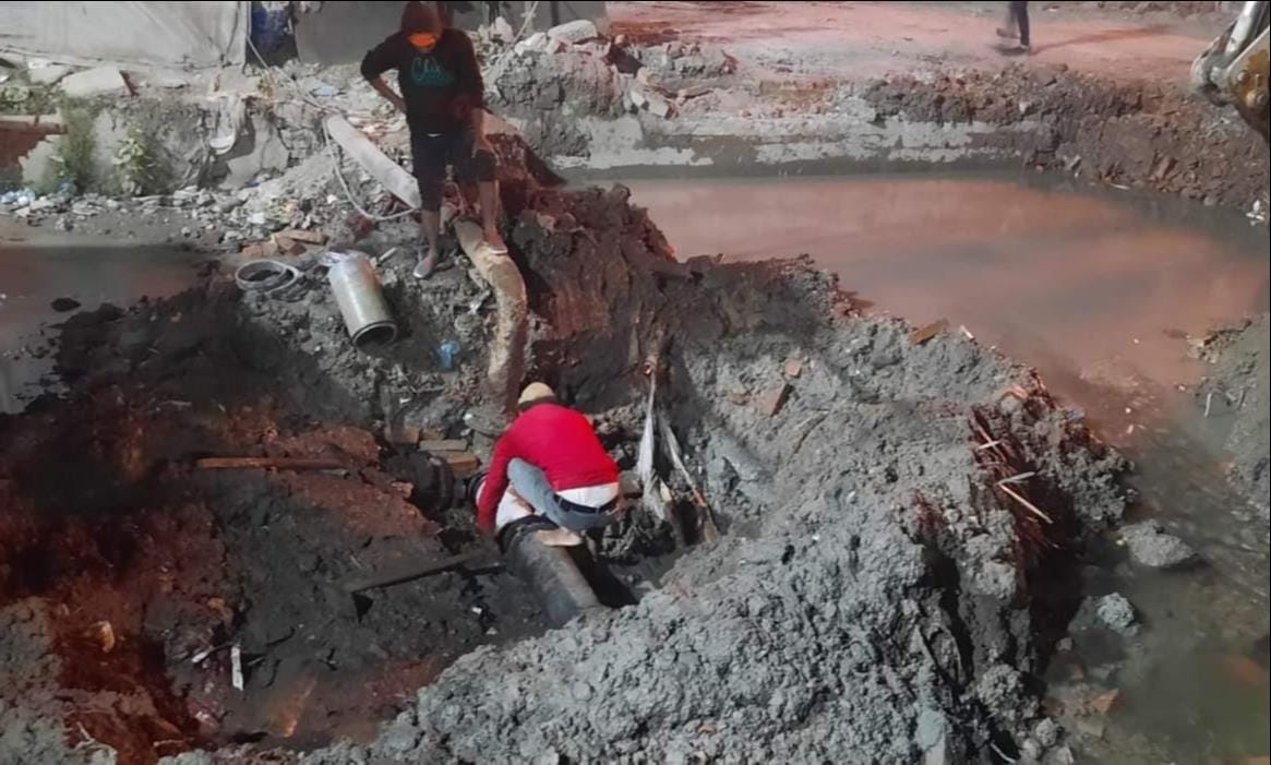 Four days after a pipeline rupture, water reached 3,500 homes; the supply was interrupted again in the evening.