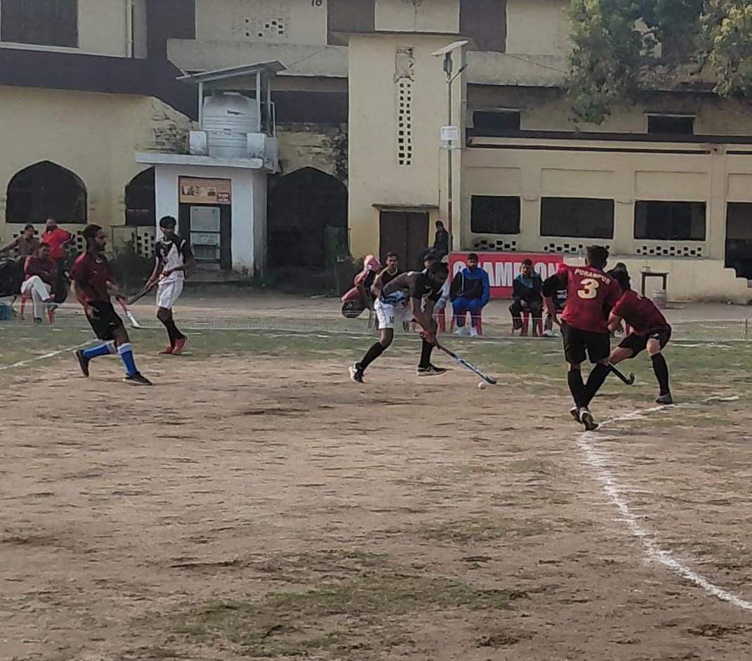 Bhasin International and Singh Hockey Club teams entered the semi-finals by winning the matches.