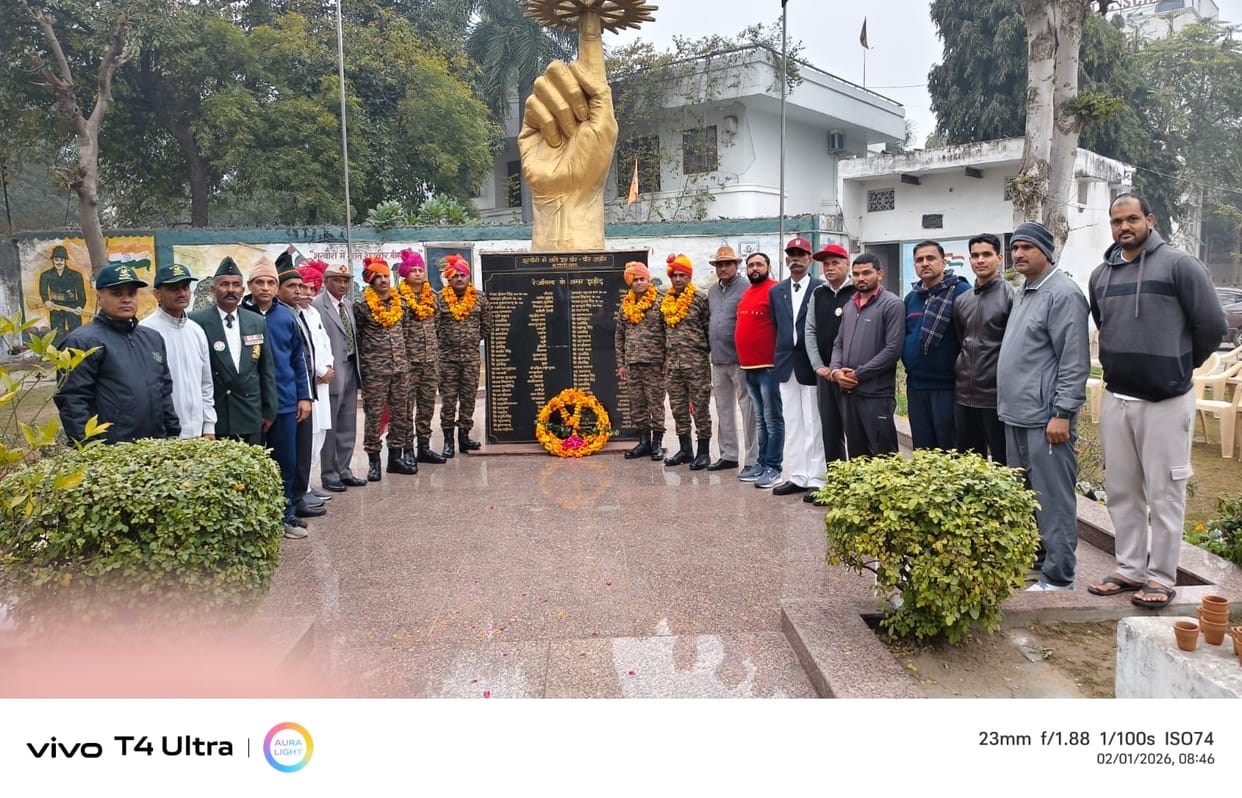The brave soldiers of Kumaon Regiment paid tribute at the war memorial