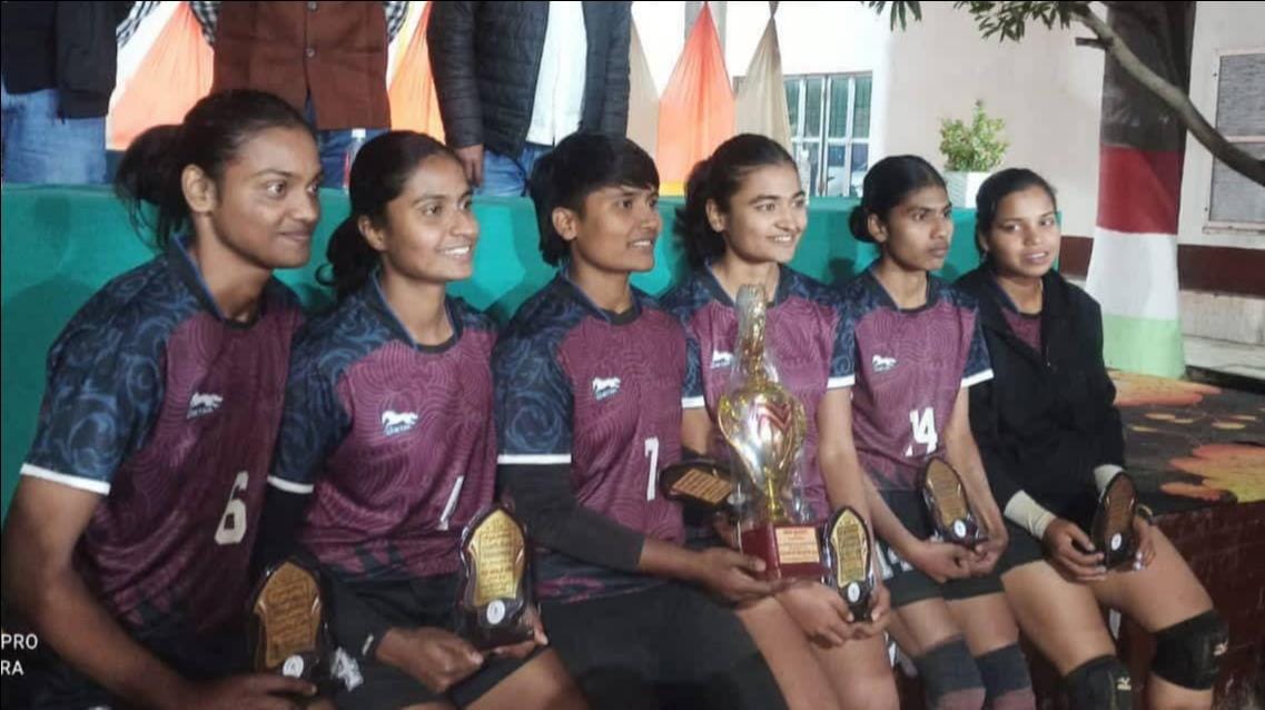 Dehradun won the women's category of state level volleyball, Bihar won the men's category.